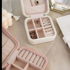 Travel friendly leather jwellery box