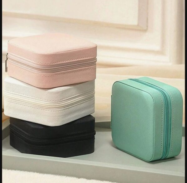 Travel friendly leather jwellery box - Image 2