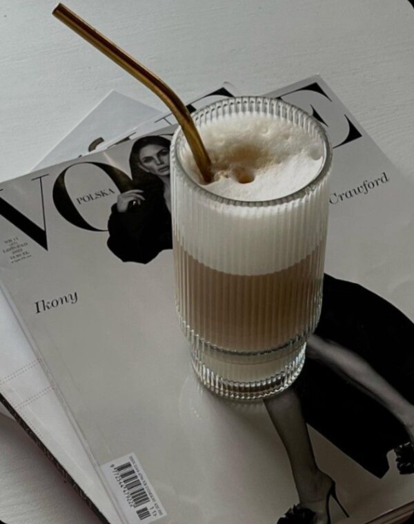 Stylish glass tumbler with eco-friendly bamboo lid and reusable straw - Image 4