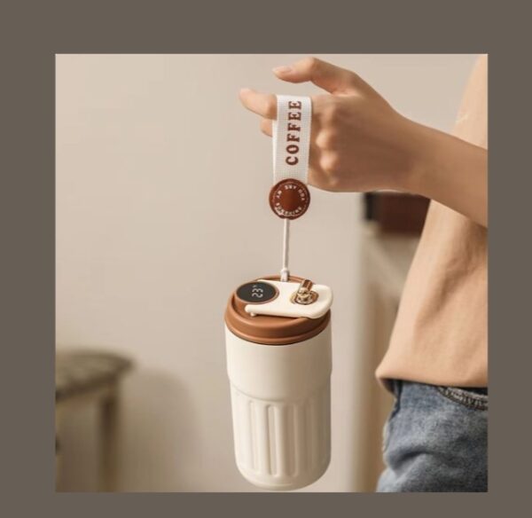 Smart thermos coffee mug with digital temperature display - Image 3