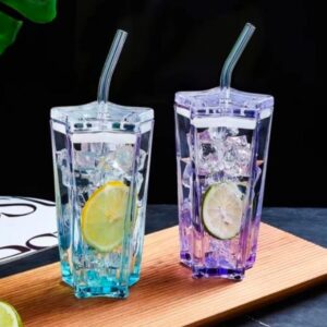 Fun and stylish star-shaped glass tumblers