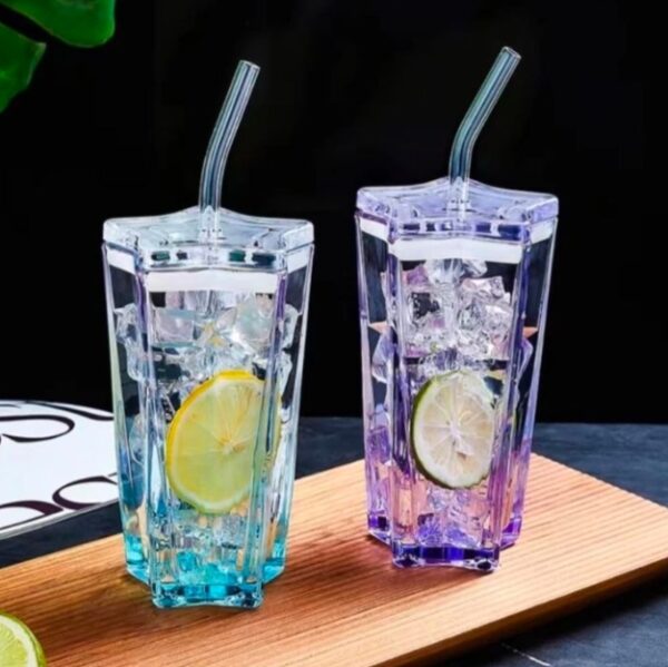 Fun and stylish star-shaped glass tumblers