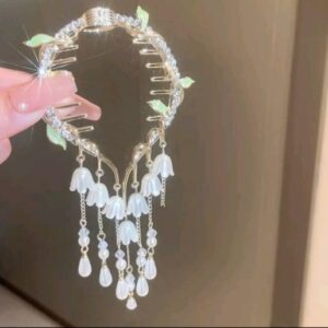 Golden pearl bell tassel hairpin