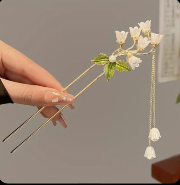 Elegant gold floral hair stick